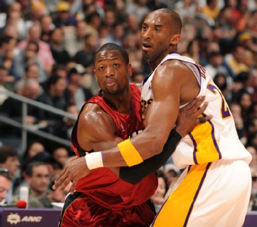 姚明向库兹 姚明向库兹